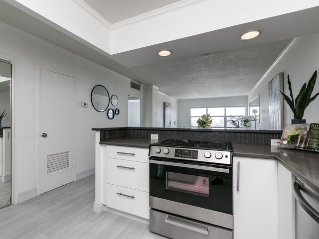 2555 NE 11th Street PH1, Fort Lauderdale, FL 33304