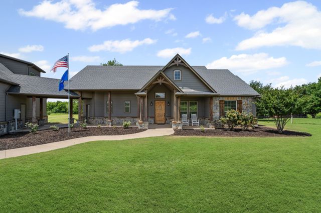 260 Peggy Lane, Gunter, TX 75058