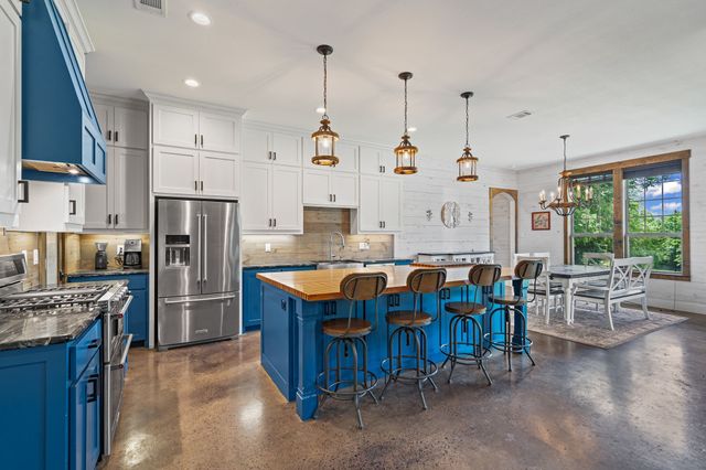 260 Peggy Lane, Gunter, TX 75058