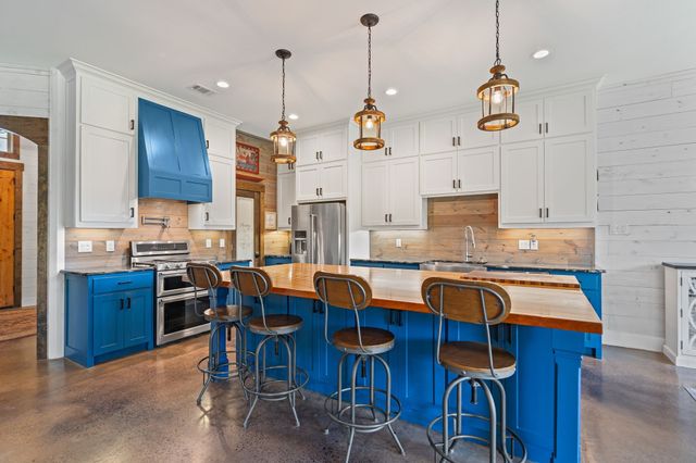 260 Peggy Lane, Gunter, TX 75058