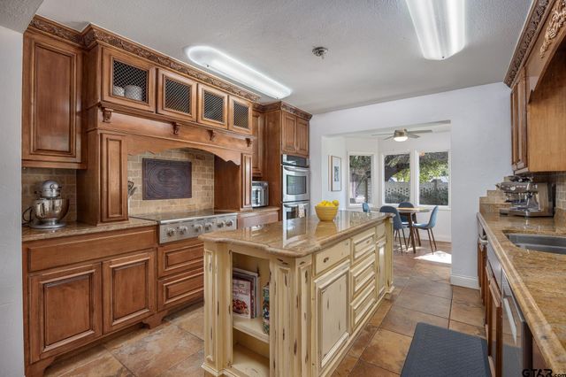 287 North Bay Drive, Bullard, TX 75757