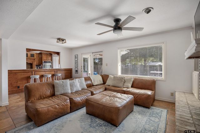 287 North Bay Drive, Bullard, TX 75757