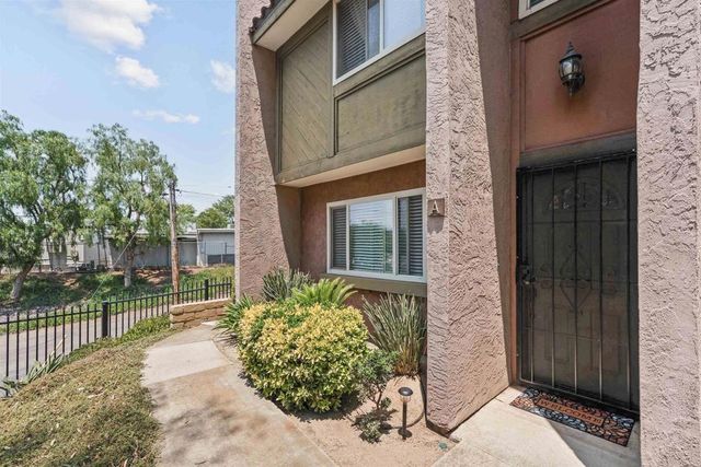 1463 N Broadway A, Escondido, CA 92026