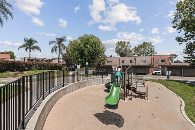 1463 N Broadway A, Escondido, CA 92026