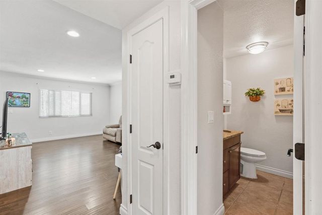 1463 N Broadway A, Escondido, CA 92026