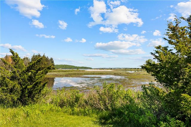 1042 Anthony Road, Portsmouth, RI 02871