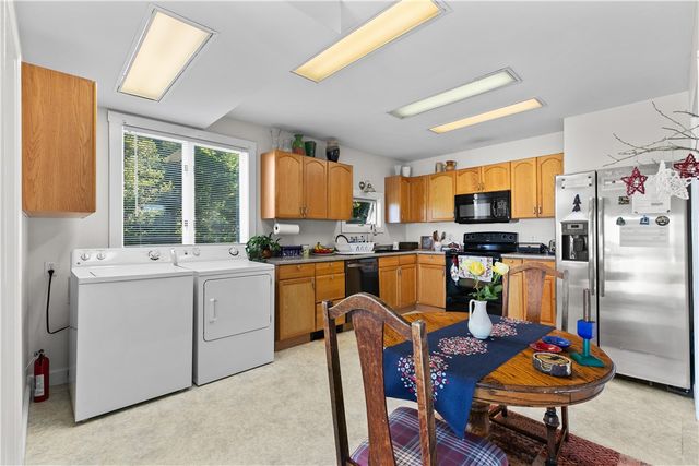 1042 Anthony Road, Portsmouth, RI 02871