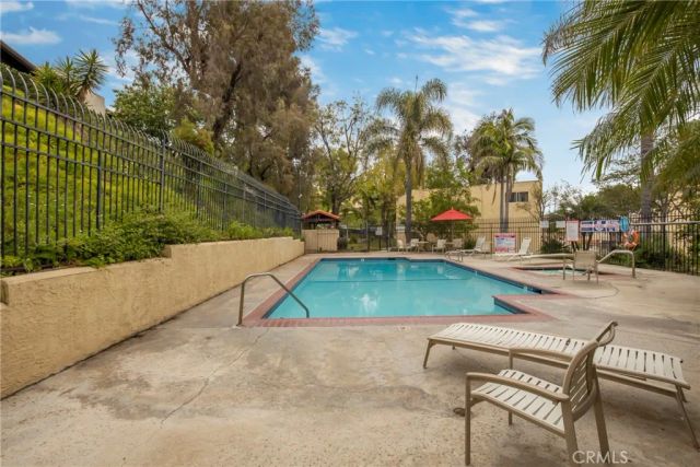 9562 Via Bernardo, Burbank, CA 91504
