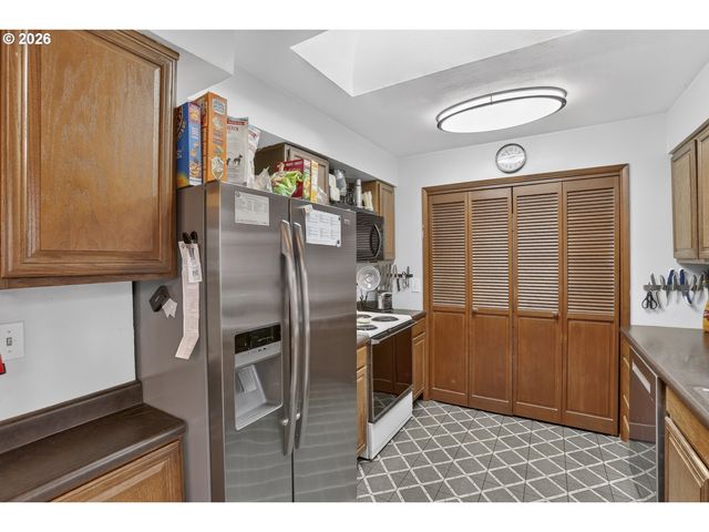 4736 Ne 77TH Ave, Portland, OR 97218