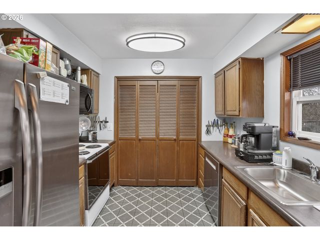 4736 Ne 77TH Ave, Portland, OR 97218