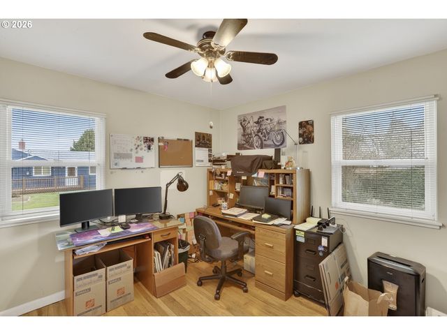 4736 Ne 77TH Ave, Portland, OR 97218