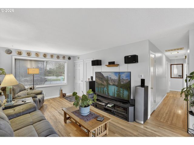 4736 Ne 77TH Ave, Portland, OR 97218