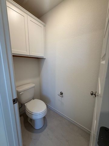 7812 Leadtree Drive, Navasota, TX 77868