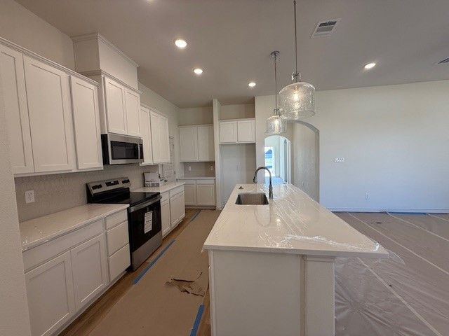 7812 Leadtree Drive, Navasota, TX 77868