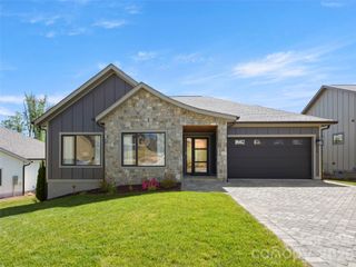 308 Avery Trail Drive, Arden, NC 28704