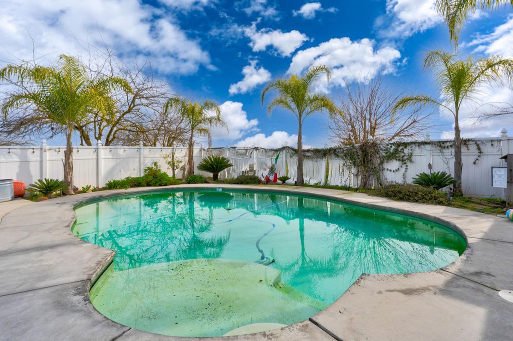 Image 18 of property listing at 29058 Avenue 22, Madera, CA 93638