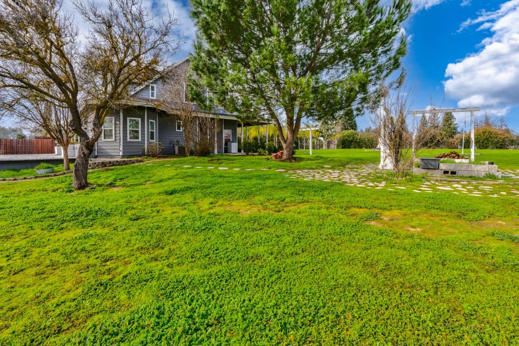 Image 19 of property listing at 29058 Avenue 22, Madera, CA 93638