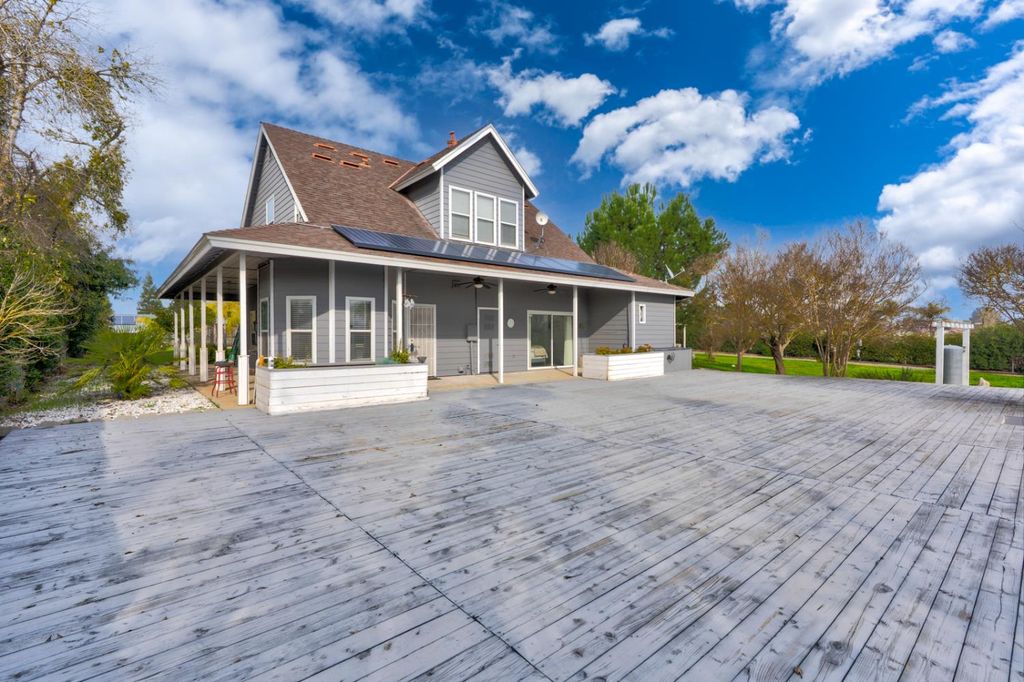 Image 24 of property listing at 29058 Avenue 22, Madera, CA 93638