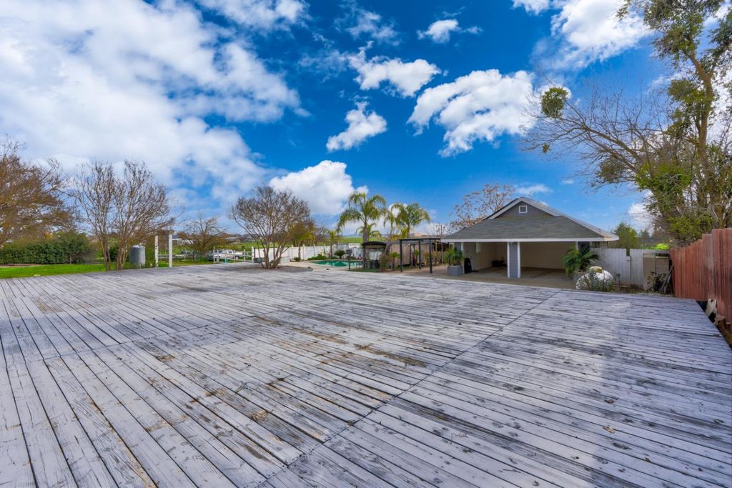 Image 25 of property listing at 29058 Avenue 22, Madera, CA 93638