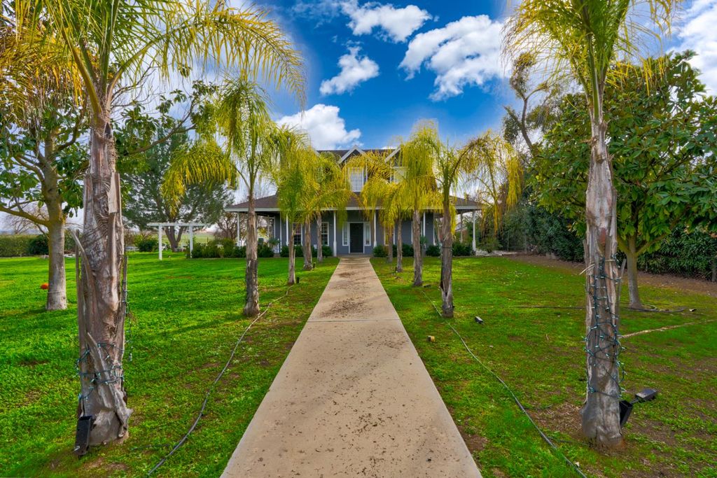 Image 26 of property listing at 29058 Avenue 22, Madera, CA 93638