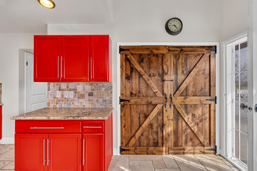 Image 29 of property listing at 29058 Avenue 22, Madera, CA 93638