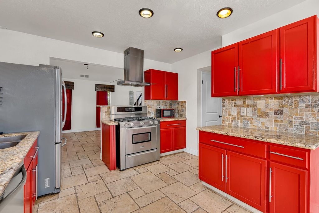 Image 30 of property listing at 29058 Avenue 22, Madera, CA 93638