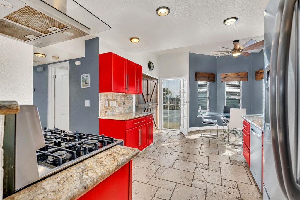 Image 33 of property listing at 29058 Avenue 22, Madera, CA 93638