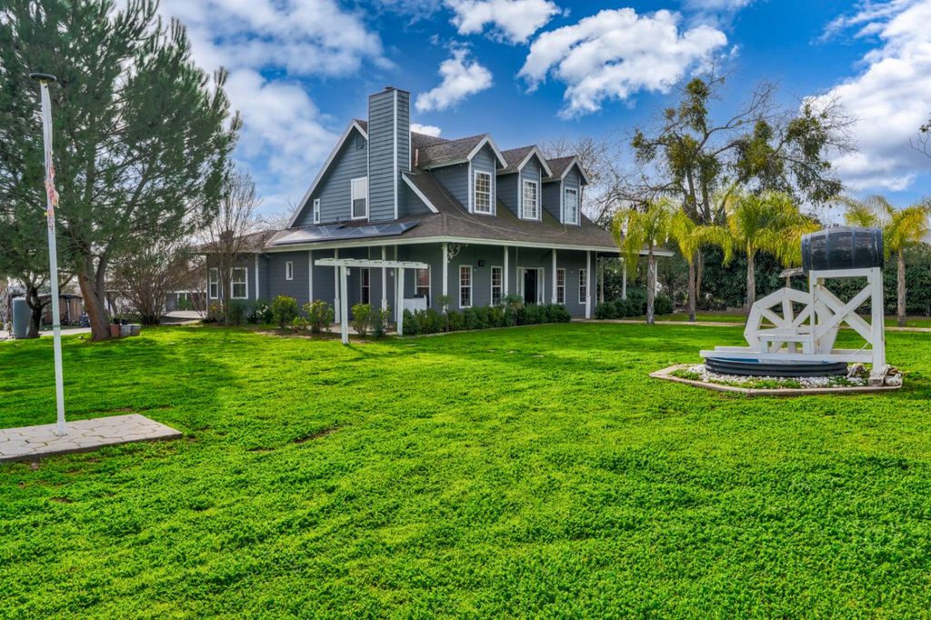 Image 4 of property listing at 29058 Avenue 22, Madera, CA 93638