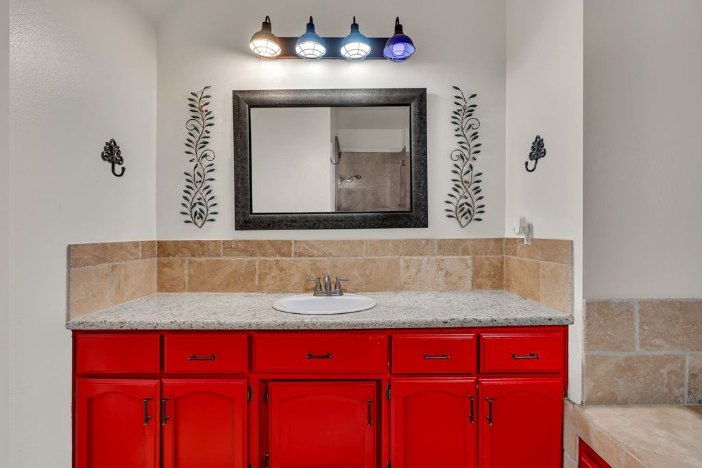 Image 45 of property listing at 29058 Avenue 22, Madera, CA 93638