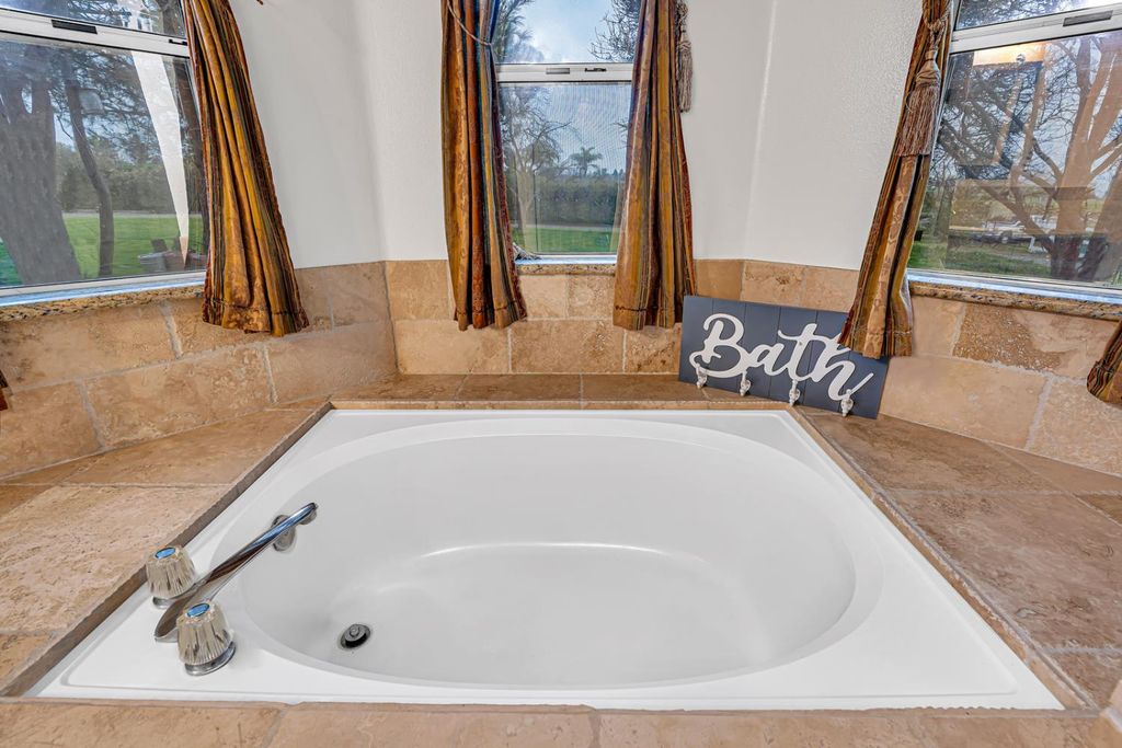 Image 46 of property listing at 29058 Avenue 22, Madera, CA 93638