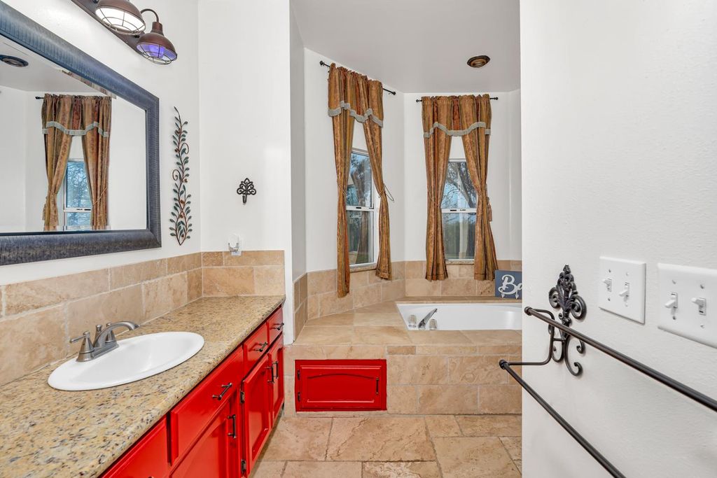 Image 48 of property listing at 29058 Avenue 22, Madera, CA 93638