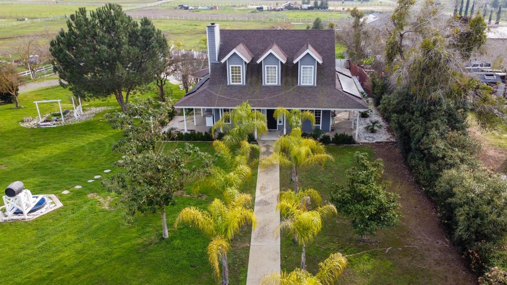 Image 6 of property listing at 29058 Avenue 22, Madera, CA 93638