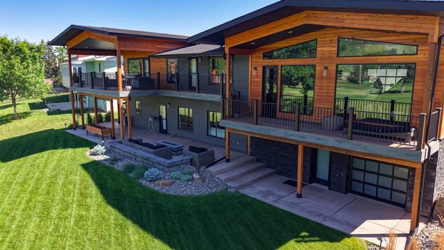 2929 COUNTRY CLUB DR, Rapid City, SD 57702