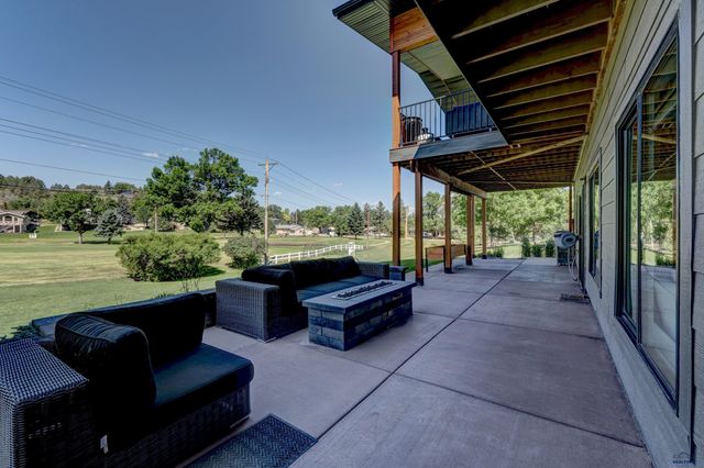 2929 COUNTRY CLUB DR, Rapid City, SD 57702