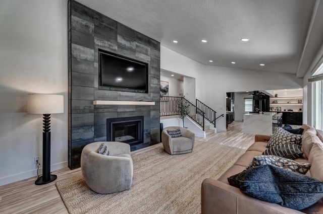 2929 COUNTRY CLUB DR, Rapid City, SD 57702