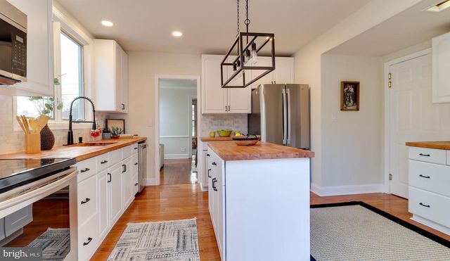 161 WARREN ST, Beverly, NJ 08010