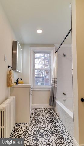 161 WARREN ST, Beverly, NJ 08010