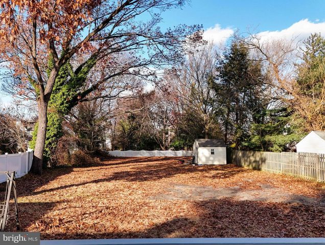 161 WARREN ST, Beverly, NJ 08010