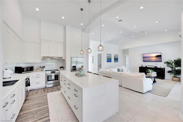 140 Sand Hill ST, Marco Island, FL 34145