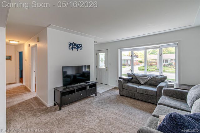 29652 Sherry Avenue, Madison Heights, MI 48071