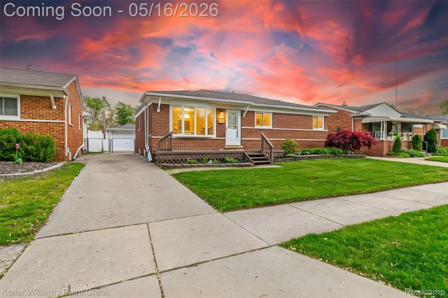 29652 Sherry Avenue, Madison Heights, MI 48071