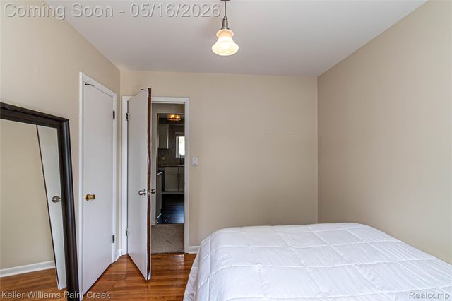 29652 Sherry Avenue, Madison Heights, MI 48071
