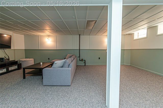 29652 Sherry Avenue, Madison Heights, MI 48071