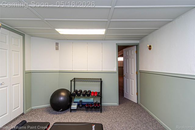 29652 Sherry Avenue, Madison Heights, MI 48071