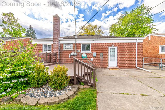 29652 Sherry Avenue, Madison Heights, MI 48071