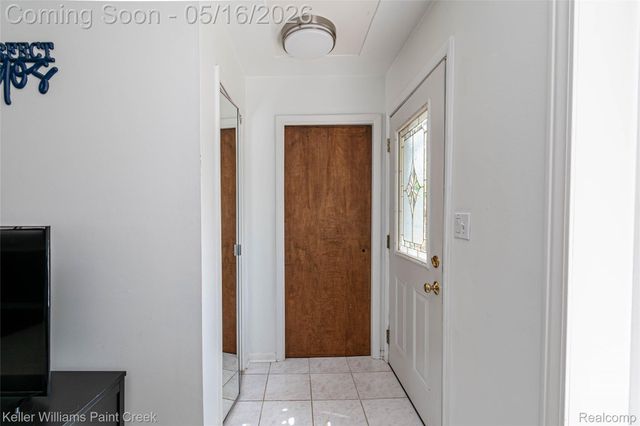 29652 Sherry Avenue, Madison Heights, MI 48071
