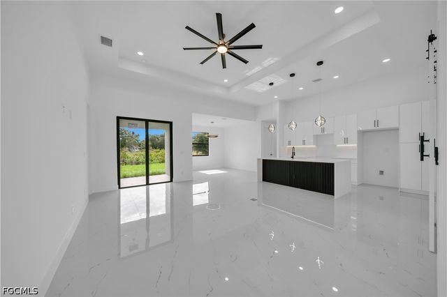 4629 Dora AVE N, Lehigh Acres, FL 33971