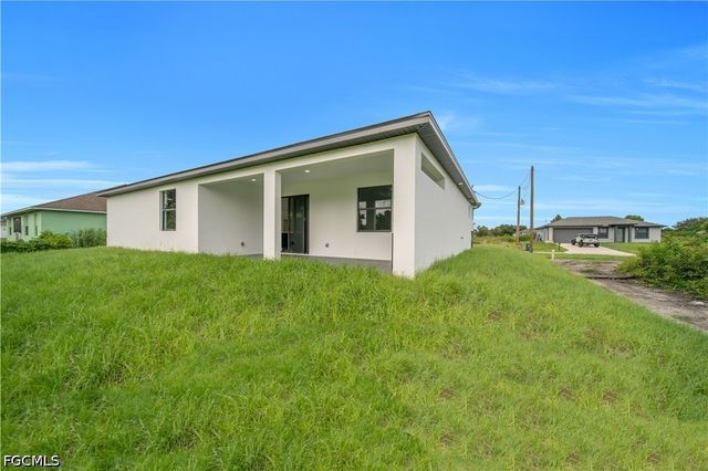 4629 Dora AVE N, Lehigh Acres, FL 33971