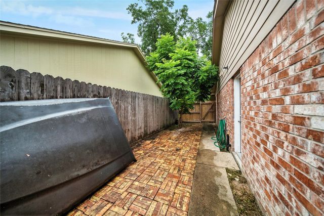 19410 Leafwood Lane, Houston, TX 77084