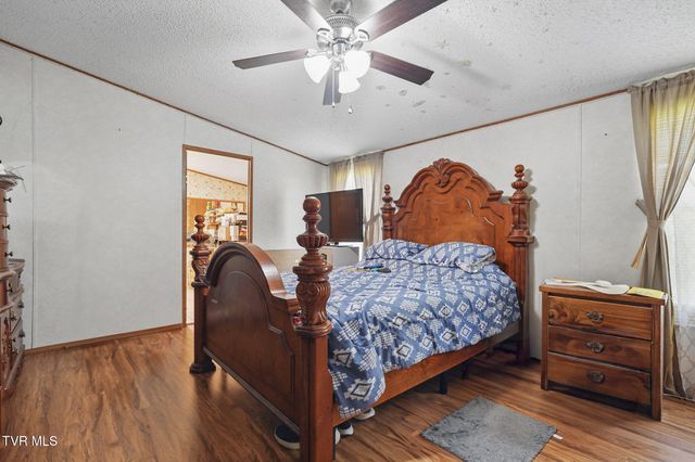 1032 Pleasant Drive, Jonesborough, TN 37659